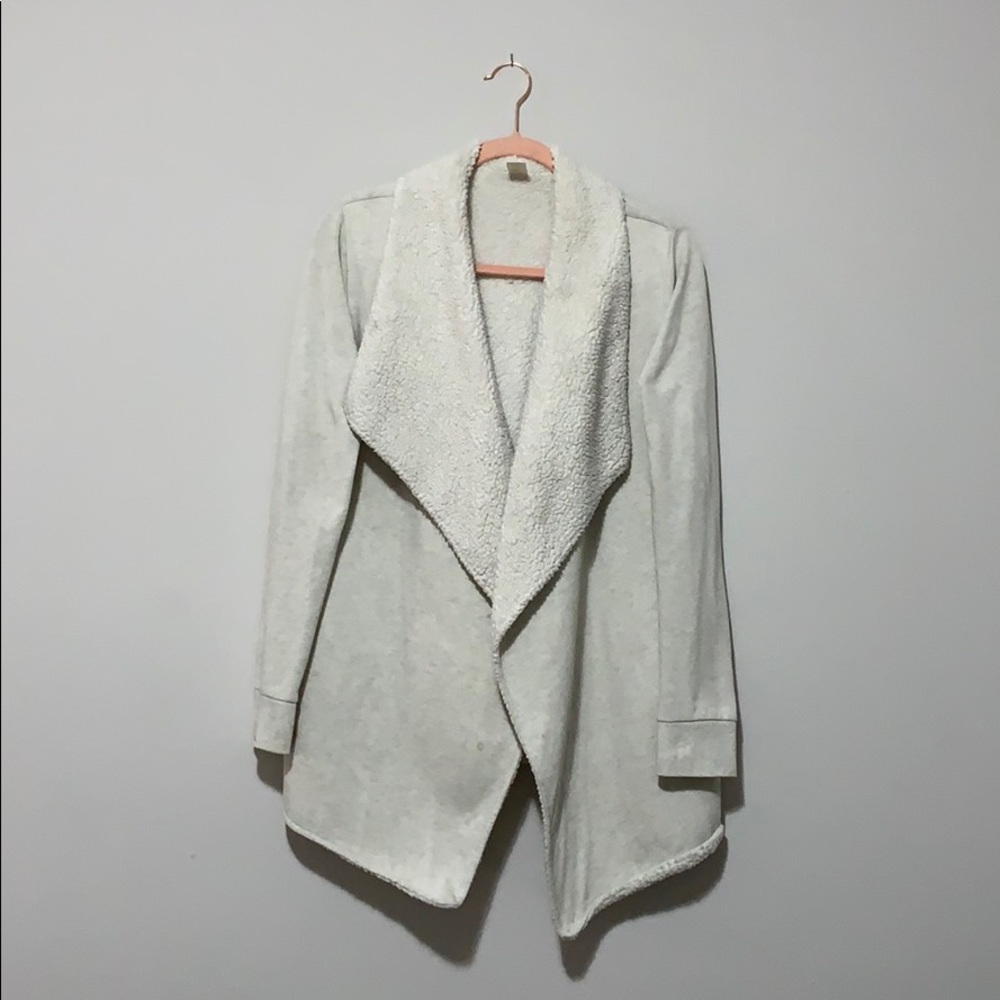 🔴 SMALL GAP WHITE CARDIGAN